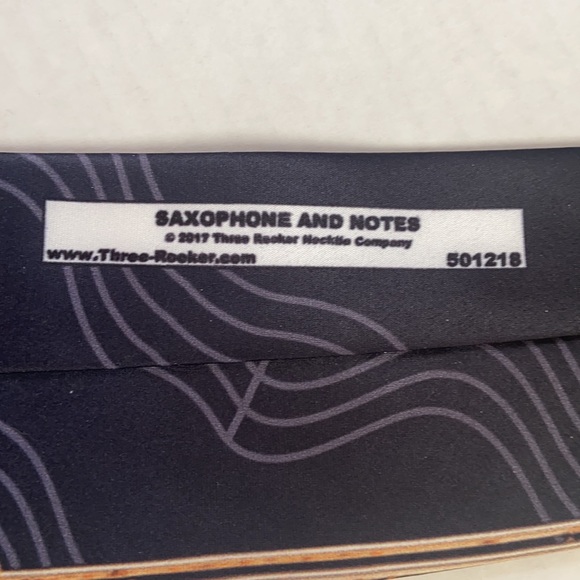 LIKE NEW Three Rooker Saxophone Neck Tie Saxophone And Notes 100% Polyester - Picture 4 of 5